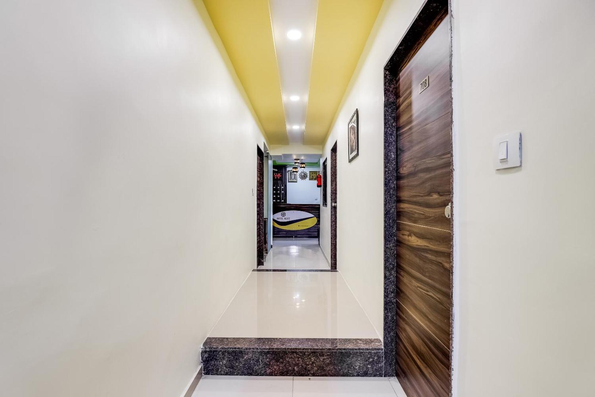 Collection O Hotel Alice Ahmedabad Exterior photo